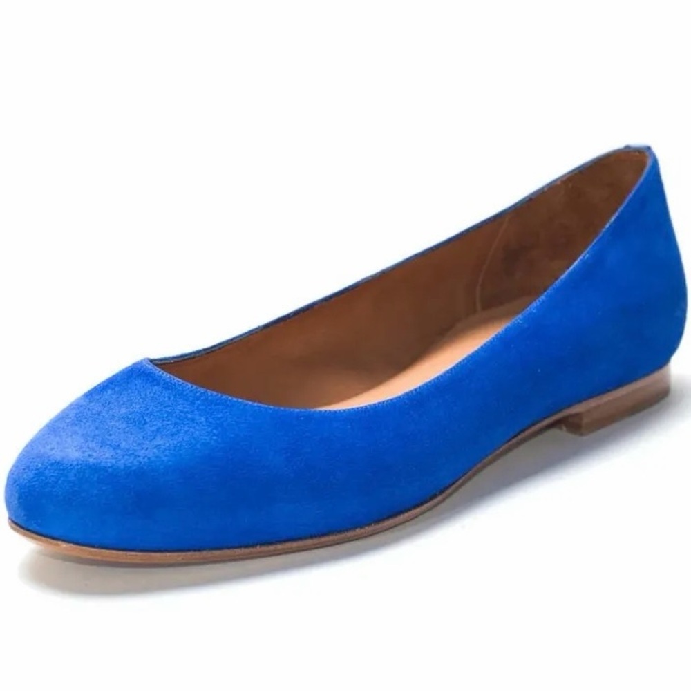 NWOT Margaux Classic Round Toe Flats in “Ultramarine” Blue Suede Size 5 BC Width